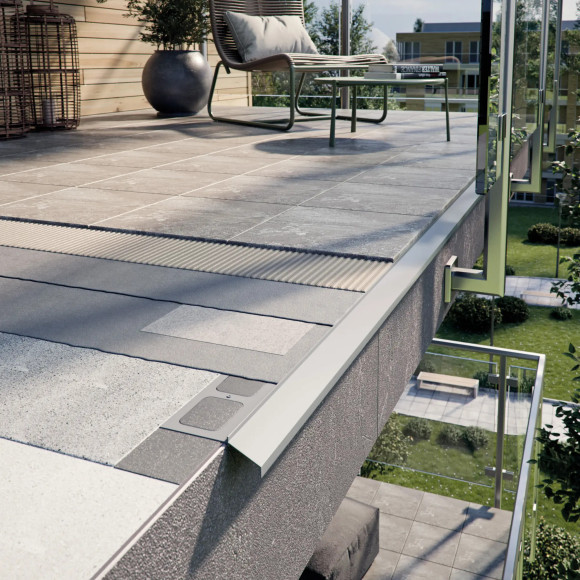 przekrój systemu z profilem K100 Renoplast