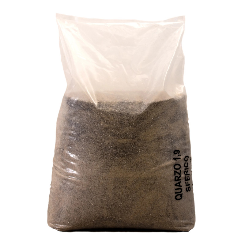 Piasek kwarcowy 1,9 stosowany do napraw podłoża pod kamienny dywan.