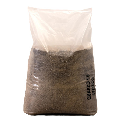 Piasek kwarcowy 1,9 stosowany do napraw podłoża pod kamienny dywan.